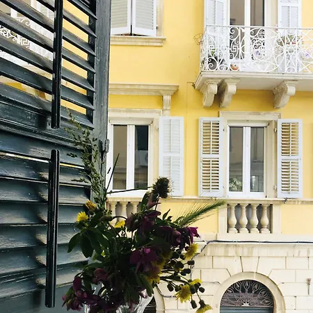 St. George Liston アパート